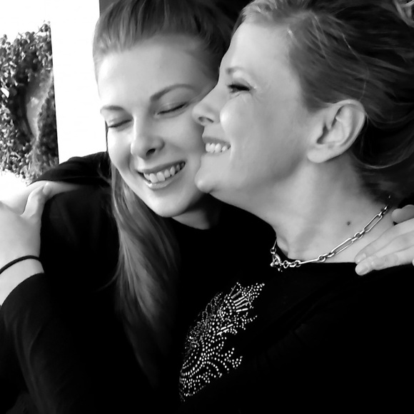 Meet Your Posh Ambassador 💕 - Picture 3 of 7